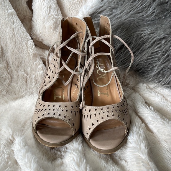 Beige Wedges - Picture 2 of 4